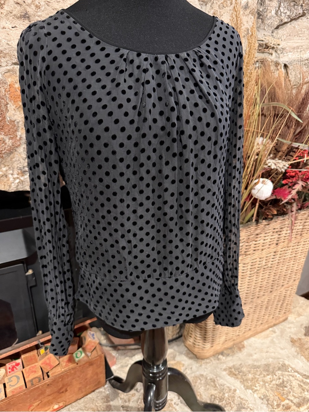 White House Black Market Shirt Womens 2 Black Polka Dot Blouse Back Keyhole Top